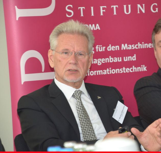 „Industrie 4.0 ist ein Zukunftsthema. Im Maschinenbau wird dies als Chance erkannt und unsere Branche hat sich erfolgreich auf den Weg gemacht. Einige sind schon sehr weit, andere zögern aber noch und sind unsicher. Gerade diesen Unternehmen soll die Studie eine Orientierung bieten“, sagt Dr. Manfred Wittenstein, Aufsichtsratsvorsitzender der Wittenstein  AG und stellvertretender Vorsitzender des Kuratoriums der IMPULS-Stiftung. (Bild: Jablonski)