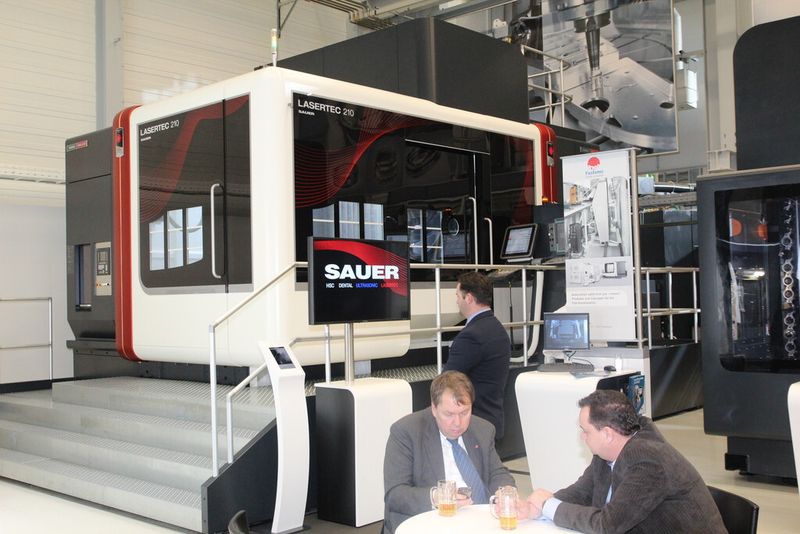 Auch die Lasermaschinen von Sauer wurden gezeigt. (Bild: Kroh)