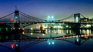 Wilhelmshaven bei Nacht  (Bild: Stadt Wilhelmshaven)