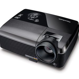 Mit Hilfe einer Shutter-Brille stellt der Widescreen-HD-Beamer PJD6531w auch 3D-Inhalte räumlich dar.