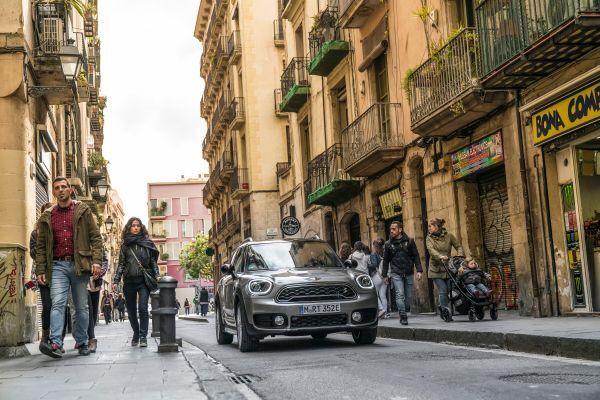 Das maximale Drehmoment von 220 Nm steht bereits bei 1250 min-1 zur Verfügung.  (Mini)