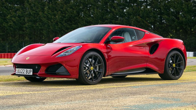 Der 4,41-Meter-lange und 1,22-Meter-flache Zweisitzer macht schon auf den ersten Blick deutlich mehr her als Konkurrenten wie der Porsche Cayman oder gar der Toyota Supra. (Bild: Jarowan Power/Lotus)