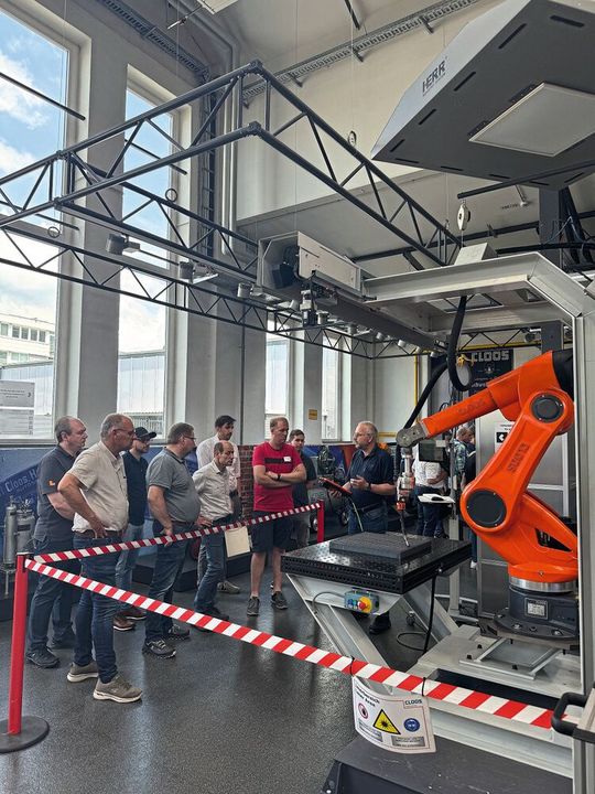 In the afternoon, there were insights into various topic areas around manual and automated welding manufacturing in small groups.(Image: Cloos Group)