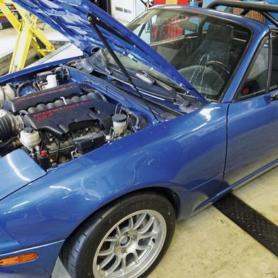 Durchdrehende Räder bei 200 km/h? Der Motor einer Corvette ZR-1 macht diesem MX-5 mal richtig Beine, SPS sei Dank. (Bild: Dominsky – VCG)