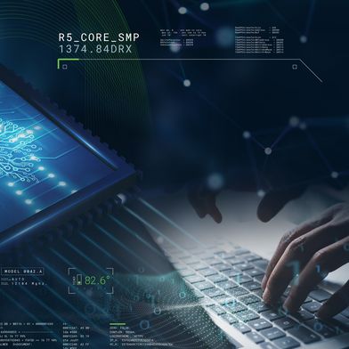 windchill-ai-artificial-intelligence-collage-microchip-laptop-5100x2869v1 (Bild: PTC)