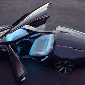 Die neueste Studie aus der „Halo“-Konzeptreihe von Cadillac ist ein autonom fahrender Elektro-GT.(Bild:  Hersteller)