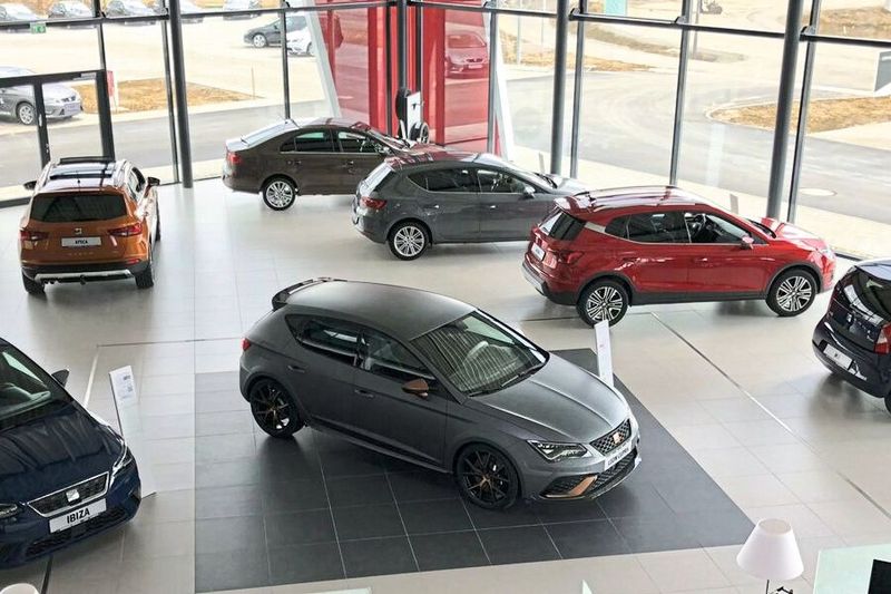 Der Showroom ist natürlich dominiert von einer Highlightzone. (Bild: Früchtl)