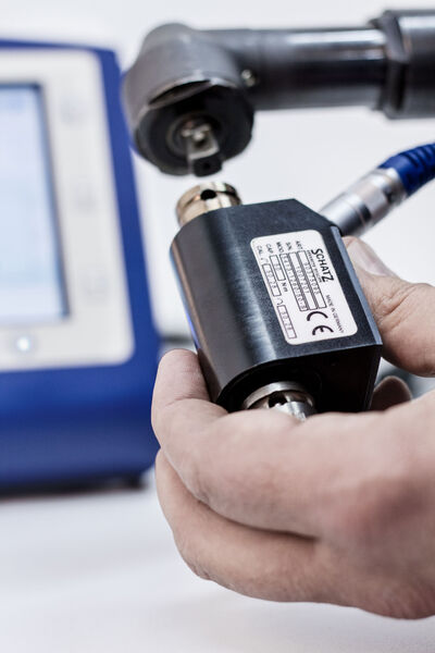 Der Drehmoment-/Drehwinkel-Handsensor ermöglicht Analysen von Verbindungselementen in Verbindung mit dem Vorspannkraftsensor, so dass die Reibverhältnisse vor Ort ermittelt werden können. (Bild: Schatz)