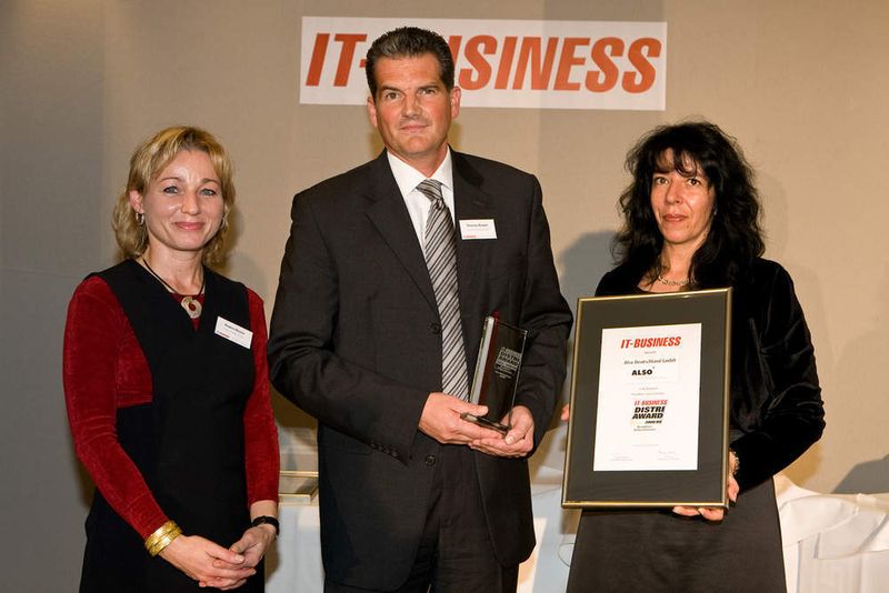 Thomas Kasper von Also Deutschland bei der Preis-Verleihung des Gold-Awards, den der Distributor in der Kategorie Broadliner gewann. (Archiv: Vogel Business Media)