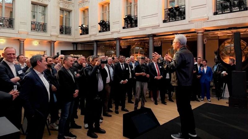 Nvidia-CEO Jensen Huang kündigt neue Investitionen in Frankreichs KI-Ökosystem an. Europaweit hat der Konzern nach eigenen Angaben fast zehn Milliarden US-Dollar für das Technologie-Ökosystem zugesagt.(Bild:  Nvidia)