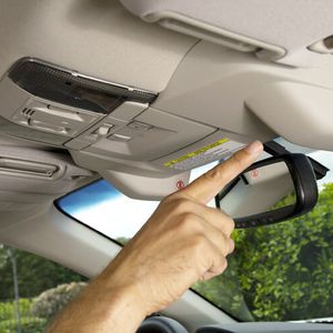 Für das „Eyesight“-System nutzt Subaru eine Stereokamera im Wageninneren. Sie ist als integrierte Einheit rechts und links des Rückspiegels angebracht.