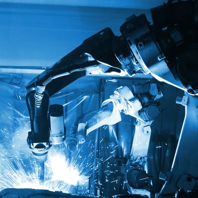 Fraunhofer-Technologien der »Automatisierten Manufaktur« stärken Produktion bei ATA Aschersleben: Ziel des Projekts ist es, das automatisierte Schweißen großer und komplexer Bauteile sicherer, flexibler und wirtschaftlicher zu gestalten.  (Bild: © sittinan/stock.adobe.com)