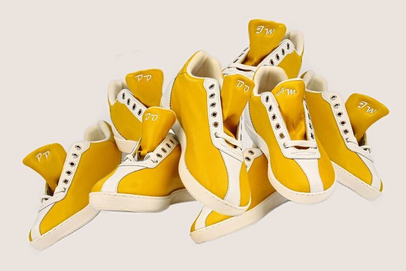 Diese Sneaker sind auf den unterschiedlichsten Messen ein Markenzeichen des Unternehmens. (Harting)