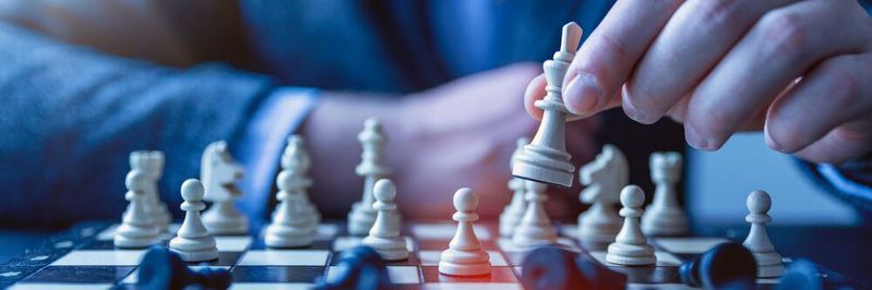 Marke hat die Kraft, eine Strategie anschaulich, fassbar und emotional begreifbar zu machen. Marke hat die Kraft, eine Strategie anschaulich, fassbar und emotional begreifbar zu machen.