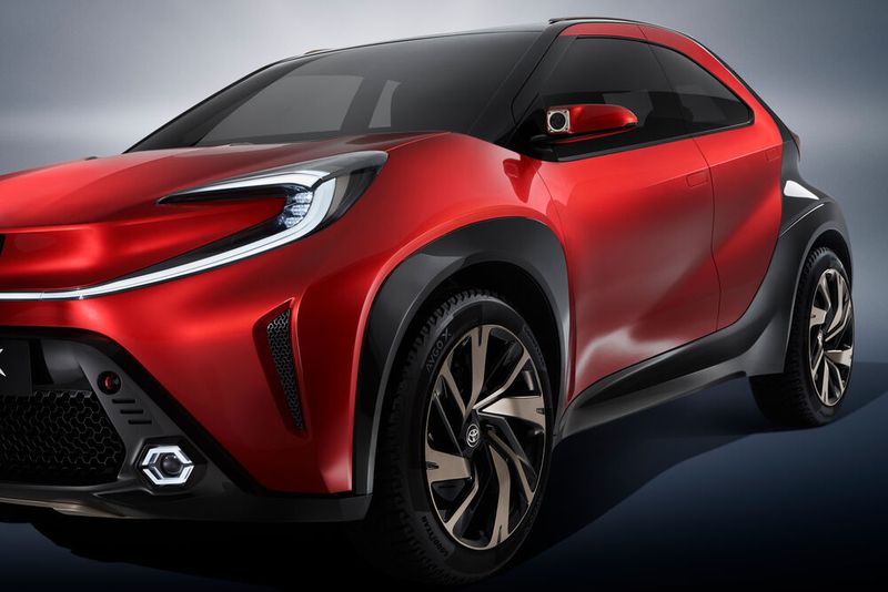 In die Seitenspiegel ist eine Kamera verbaut. (Bild: Toyota)