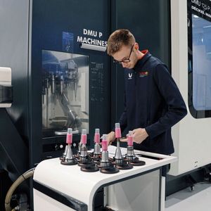 High-speed machining places demanding requirements on spindle lubrication and thermal management.(Source:  Exxon Mobil)