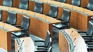 Öffentliche Einrichtungen werden immer angreifbarer – doch sind Politik und Verwaltung diesen Angriffen nicht schutzlos ausgeliefert (© gaspr13)