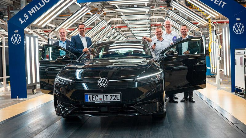 VW hat in Emden die Fertigstellung von 1,5 Millionen ID-Modellen gefeiert.(Bild:  Volkswagen AG)