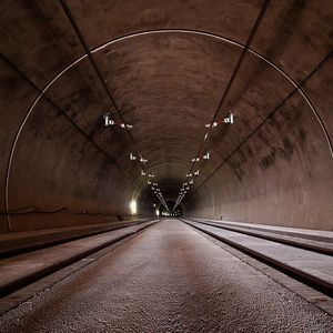 Damit bei Staus oder im Brandfall die Frischluftversorgung innerhalb der Röhren gewährleistet ist, muss bei der Konstruktion auf eine optimale Luftzirkulation geachtet werden. Diese Konstruktion kann jedoch logischerweise nicht anhand von Prototypen überprüft werden. 