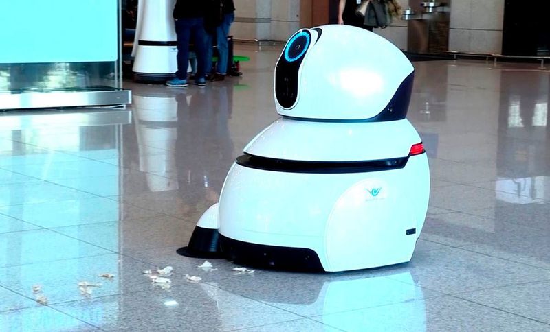 LG hat den Reinigungs-Roboter mit den Technologien für Reinigung, Navigation und Hindernisvermeidung ausgestattet, die auch in LGs HOM-BOTs zum Einsatz kommen. (LG)
