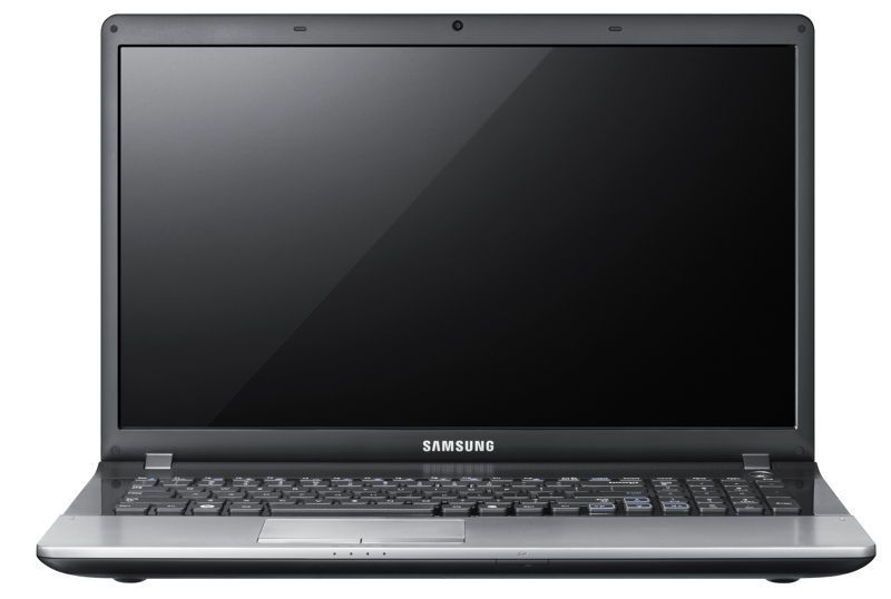 Die Samsung Notebooks der Serie 300E7A sind mit einem 17,3-Zoll-Display ausgestattet. Wahlweise können sie mit Core-i3- oder Core-i5-Prozessor bestückt werden. Das silberne Chassis ist ein echter Hingucker. (Archiv: Vogel Business Media)