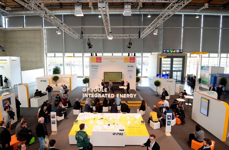Von umweltfreundlicher Energieerzeugung über Energieeffizienz bis hin zum Energiemanagement – die Leitmesse Energy der Hannover Messe 2017 zeigt viele Möglichkeiten. (Hannover Messe)