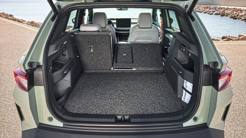 Im Kofferraum haben die Passagiere viel Stauraum. (Bild: Skoda)
