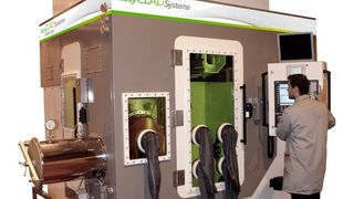 Beim „Magic 2.0“, dem größeren 3D-Drucker, steht ein Arbeitsraum von 1200 mm x 800 mm x 800 mm zur Verfügung. Hier können wahlweise zwei verschiedene Düsen mit unterschiedlich großen Öffnungen eingesetzt werden. (Bild: BeAM SAS)