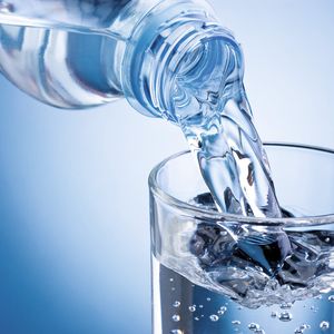 Unverzichtbares Lebensmittel: Was für uns Menschen das Wasser ist, ist für Unternehmen das Geld. Ohne Geld geht nichts.