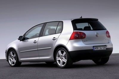 Das Heck kennzeichnen die dominate C-Säule sowie Design-Zitate von den Luxusmodellen Phaeton und Touareg. (Archiv: Vogel Business Media)