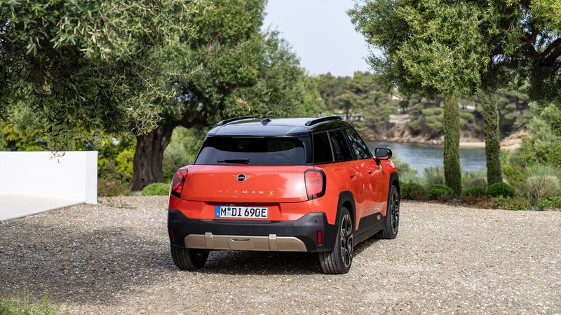 Die Reichweite liegt bei bis zu 406 Kilometern. (Bild: Mini)