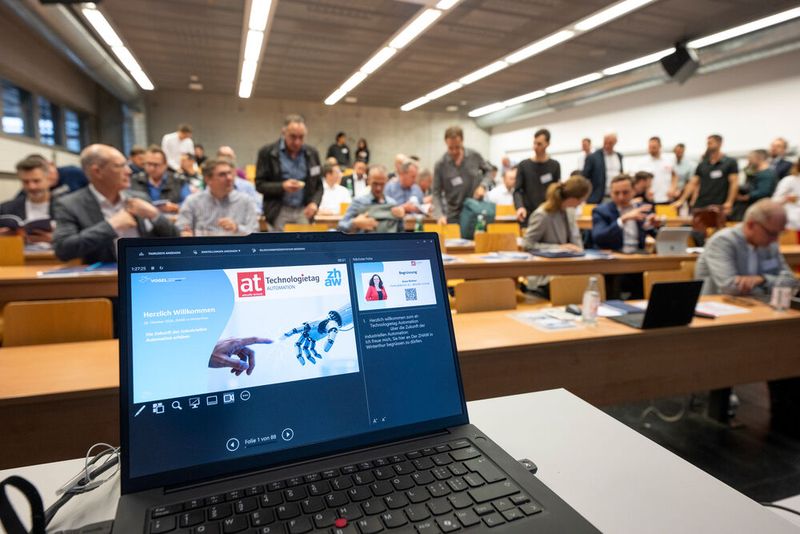 Der at-Technologietag Automation an der ZHAW School of Engineering in Winterthur brachte den Teilnehmern Ideen und Anregungen, wie sie die Zukunft der industriellen Automation gestalten können. (Bild: Thomas Entzeroth)