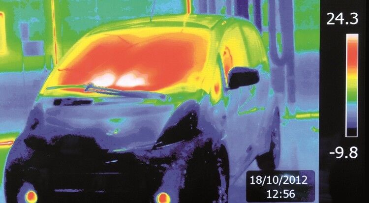 Von 0 auf 20 °C in nur 6,1 Minuten: So schnell erwärmt der Webasto-Hochvoltheizer die Temperatur auf Fahrerkopfhöhe. (Foto: Webasto)