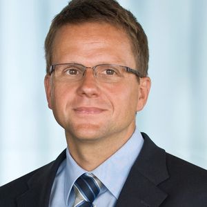 Peter Terwiesch, Vorstandsvorsitzender ABB AG und Leiter Region Zentraleuropa: „Nach wie vor kommt die Energiewende nur zögerlich in unseren Büchern an“.