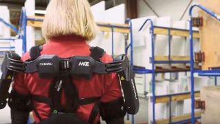 Mate ist in zwei verschiedenen Größen erhältlich und verfügt über 7 Assistenzlevel, die der Benutzer eigenständig und ohne Unterbrechung seiner Tätigkeit anpassen kann.  (Comau)