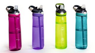 Abb. 1: Flaschen aus Polycarbonat-Kunststoff können BPA enthalten. (Bild: ©Brocreative - stock.adobe.com)