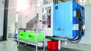 01-poeppelmann-spritzgiessanlage-cmyk-print (Quelle: Pöppelmann)