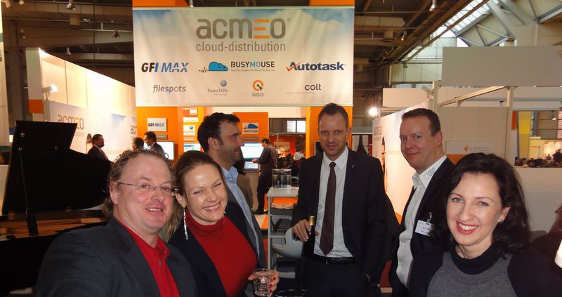 Happy Hour bei der IT-BUSINESS (v.l.): Ludwig Leinzinger (Toolhouse), Hannah Lamotte (IT-BUSINESS), Yves Plaire und Björn Siewert (S&K), Ralf Schweitzer (GSD) (IT-BUSINESS)