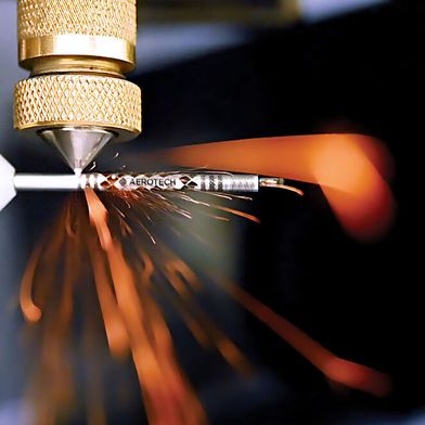 Rohrlaserbearbeitung in der Praxis: Systeme wie die Laserturn280 kommen bei der Herstellung zylindrischer Medizinprodukte zum Einsatz - darunter koronare und neurovaskuläre Stents, Hypotubes und Instrumente für minimalinvasive Eingriffe. (Bild: Aerotech)