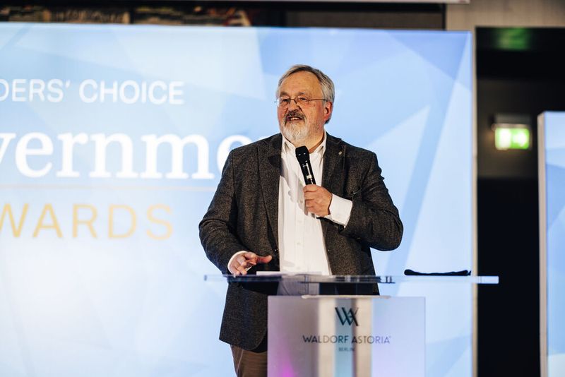 … den Siegeszug von KI mit jenem des Düsentriebwerks in der zivilen Luftfahrt verglich, was seinerzeit den Personenverkehr komplett umgekrempelt und für zahlreiche Reederei-Pleiten gesorgt hatte. (Bild: © Offenblende/Christoph Wehrer )