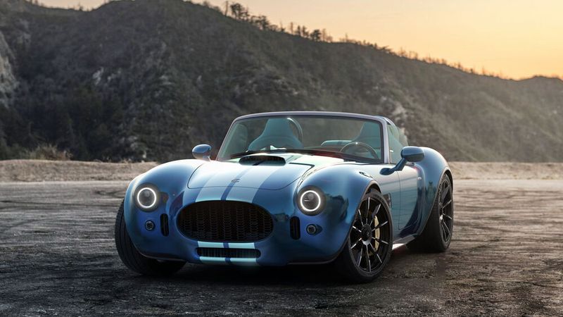 Für umgerechnet 320.000 Euro inklusive Steuern sollte die „GT Roadster“ auch in Deutschland zu haben sein. (Bild: AC Cars)