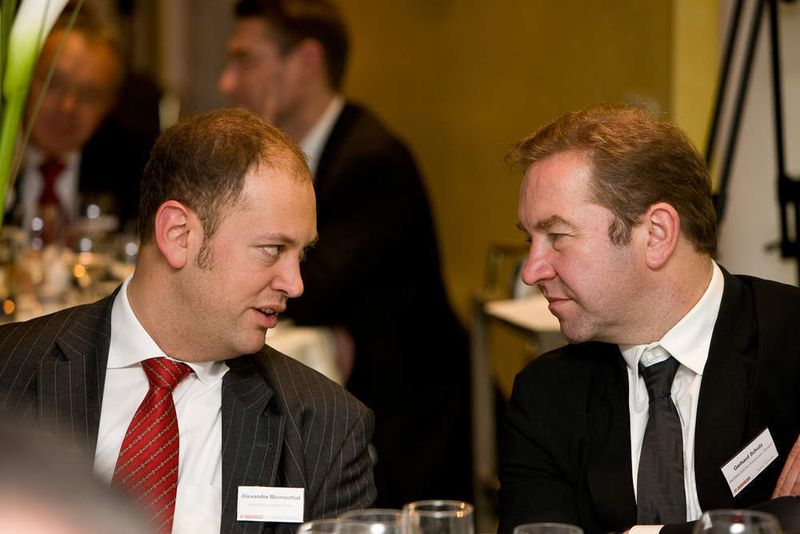 Intensiver Austausch: Alexandre Blumenthal von Lenovo mit Gerhard Schulz von Ingram Micro. (Archiv: Vogel Business Media)