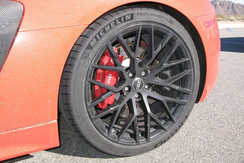 Hier sieht man das dem Michelin Pilot Sport 4 S noch nicht so recht an. (Seyerlein/»kfz-betrieb«)