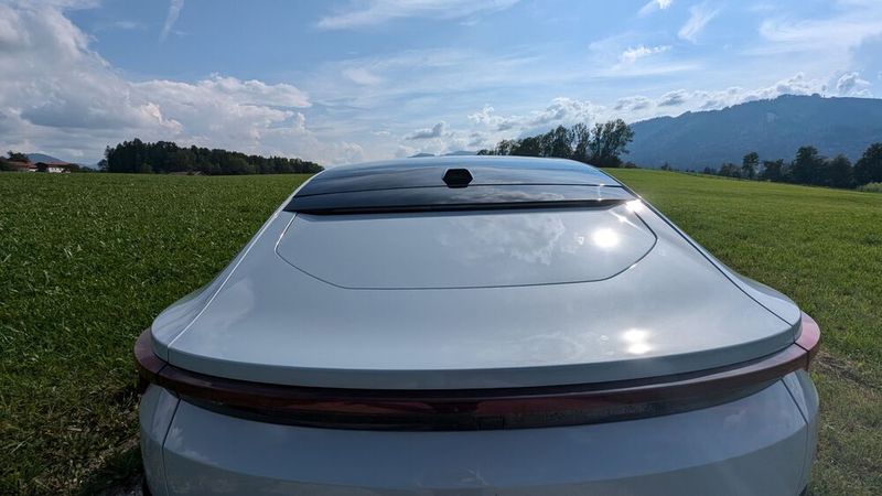 Das wohl auffälligste Designmerkmal ist die fehlende Heckscheibe. (Bild: Mauritz – VCG)