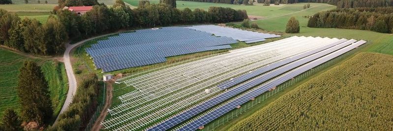 Erneuerbarer Strom, dezentral erzeugt, sei der wichtigste Energieträger. Auf diese Weise können 90 Prozent des zukünftigen Energiebedarfs gedeckt und der Primärenergiebedarf in Deutschland bis 2045 um 40 Prozent gesenkt werden, so der ZVEI.(Bild:  gemeinfrei /  Pixabay)
