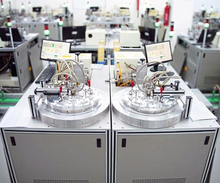 À Marin-Epagnier, SWISS DIAMOND TOOLS SA et DIAMOND TECHNOLOGY GROUP poursuivent une croissance ambitieuse dans le domaine des outils diamant ultra-haute précision destinés principalement à l’horlogerie, au médical ainsi qu’aux industries de pointe. (Source : Swiss Diamond Tools)