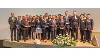 Die ausgezeichneten Lieferanten zusammen mit Oliver Jung, Vorstand Produktion, Logistik und Einkauf sowie Michael Hartig, Leiter Einkauf. (Schaeffler)