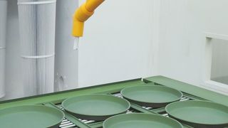 Kempf hat bedeutende Investitionen in eine voll automatisierte und zertifizierte Teflon-Beschichtung am Standort Rohrbach getätigt. (Bild: Kempf)