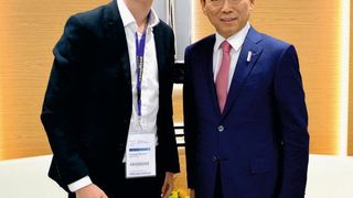 Seltener Gesprächspartner: »kfz-betrieb«-Redakteur Christoph Seyerlein traf Great-Wall-Motors-Chef Jack Wey auf der IAA zum Interview. (WEY)