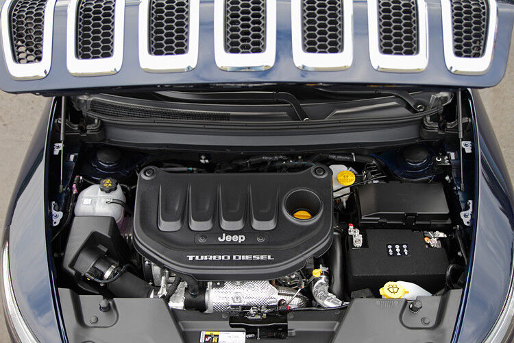 Den Turbodiesel MultiJet II mit 2,2 Liter Hubraum gibt es mit zwei Leistungen. Die 147 kW/200 PS beziehungsweise 136 kW/186 PS werden bei 3.500 u/min erreicht und das gleichhohe maximale Drehmoment von 440 Newtonmeter stemmt sich bei 2.500 u/min auf die Kurbelwelle. (Foto: FCA)